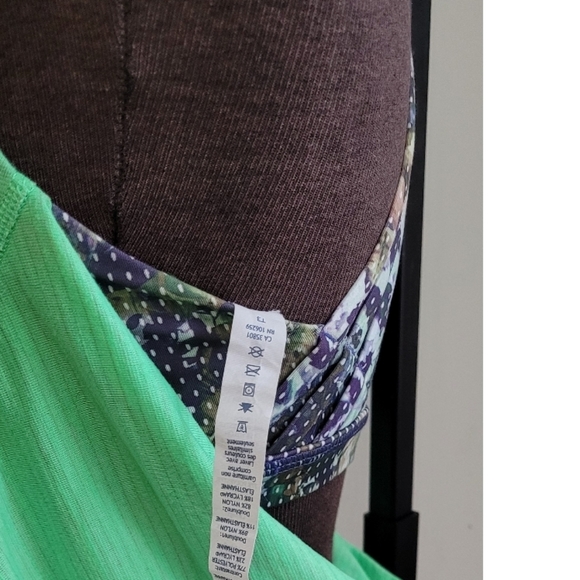 Lululemon Athletic wear - Picture 6 of 8